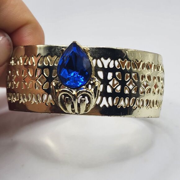 Vintage Gold Tone Royal Blue Glass Filigree Adjustable Bangle Cuff Bracelet - Picture 2 of 5